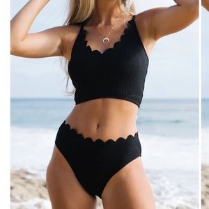 BNWT scalloped edge beachsissi black bikini medium